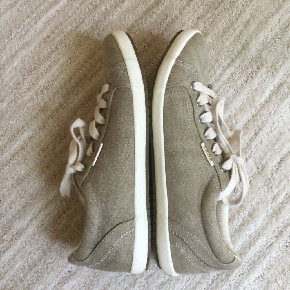 Taos Footwear Beige Canvas Sneakers with White Soles - Picture 9 of 16